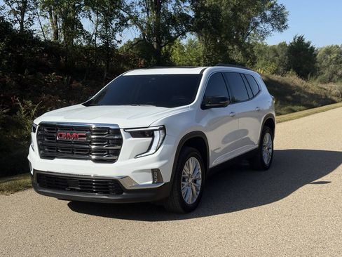 Used 2026 GMC Acadia Elevation w/ Elevation Premium Package AWD/4WD image 2