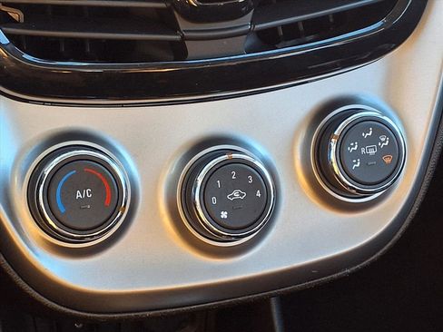 Used 2016 Chevrolet Spark LT image 10