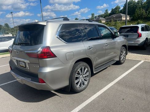 Used 2017 Lexus LX 570 4WD w/ Luxury Package image 23