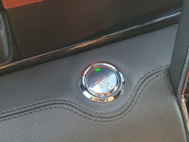 Certified 2022 Lincoln Navigator 4WD image 17