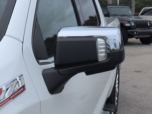 Used 2021 Chevrolet Silverado 1500 LTZ w/ LTZ Premium Package AWD/4WD image 11