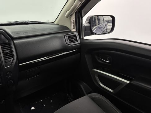 Used 2023 Nissan Titan SV image 26