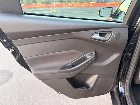 Used 2017 Ford Focus Titanium image 13