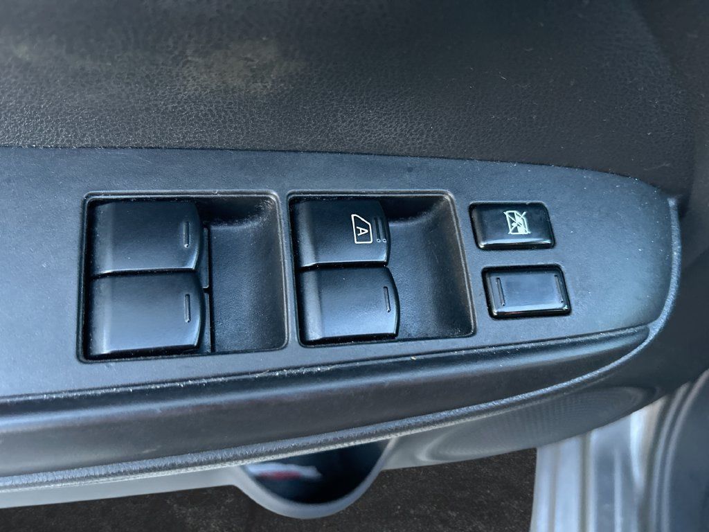 Used 2016 Nissan Versa SV FWD image 12