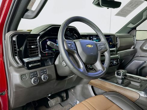Used 2024 Chevrolet Silverado 1500 High Country w/ High Country Premium Package image 10
