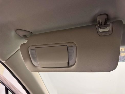 Used 2022 Subaru Ascent Limited image 31