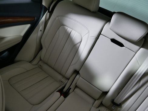 Used 2023 Audi Q5 2.0T Premium Plus w/ Premium Plus Package image 12