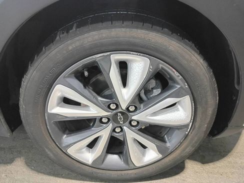 Used 2022 Chevrolet Bolt EUV LT w/ Convenience Package image 23