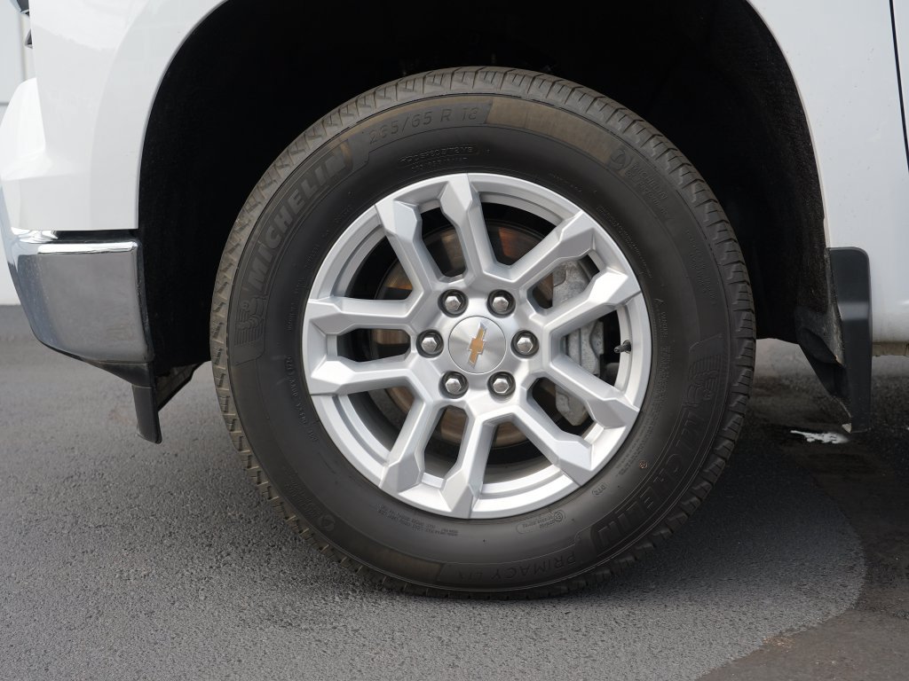 Certified 2025 Chevrolet Silverado 1500 LT AWD/4WD image 32