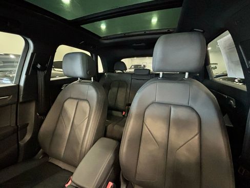 Used 2021 Audi Q3 2.0T Premium image 11