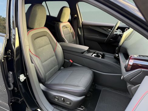 New 2025 Chevrolet Blazer EV RS image 11