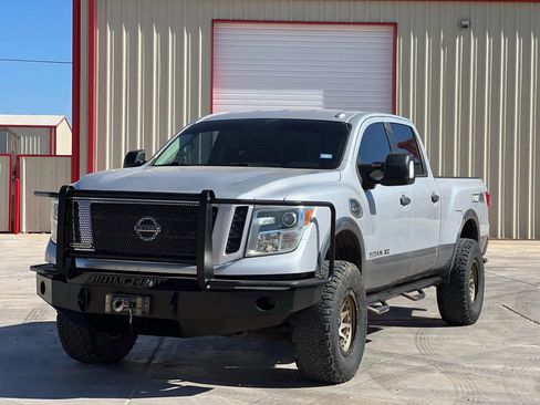 Used 2017 Nissan Titan PRO-4X image 1