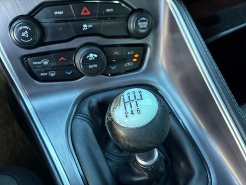 Used 2015 Dodge Challenger R/T w/ Quick Order Package 22B R/T RWD image 33