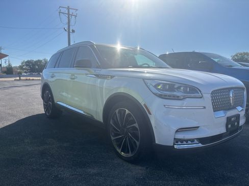Used 2021 Lincoln Aviator Reserve w/ Equipment Group 202A image 3