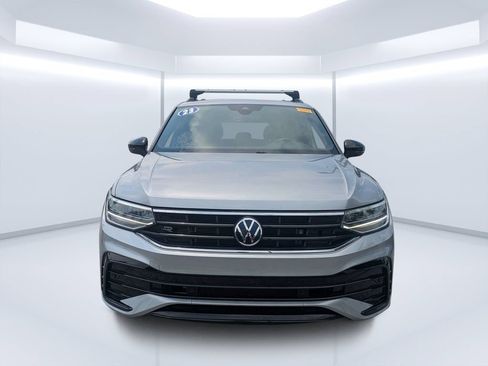 Used 2023 Volkswagen Tiguan SE R-Line FWD image 8