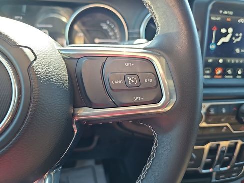 Used 2023 Jeep Wrangler Unlimited Sahara w/ Cold Weather Group AWD/4WD image 18