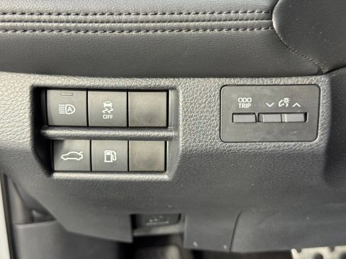 Used 2021 Toyota Avalon XSE image 17