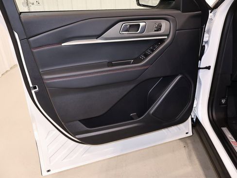 New 2026 Ford Explorer ST-Line w/ ST-Line Street Pack image 9