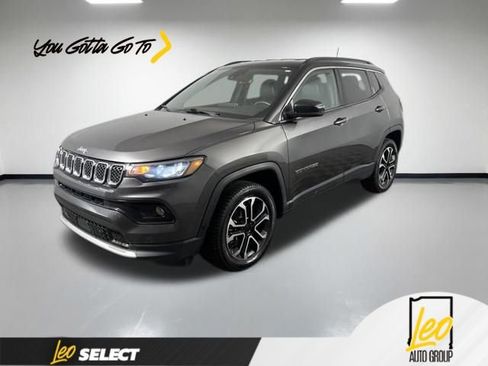 Used 2023 Jeep Compass Limited AWD/4WD image 1