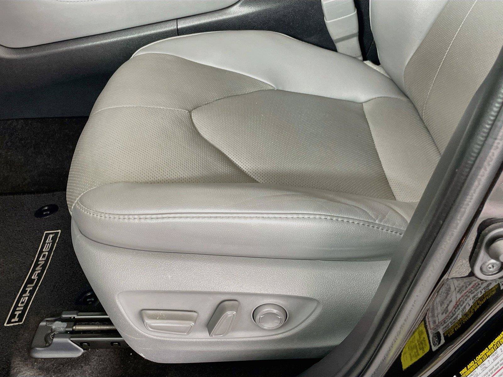 Used 2023 Toyota Highlander Limited AWD/4WD image 22