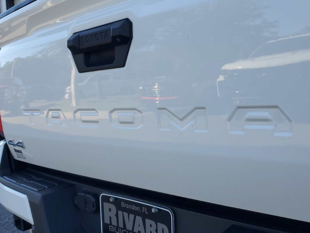 Used 2024 Toyota Tacoma SR5 AWD/4WD image 7