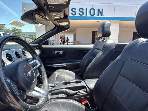 Used 2021 Ford Mustang Premium RWD image 23