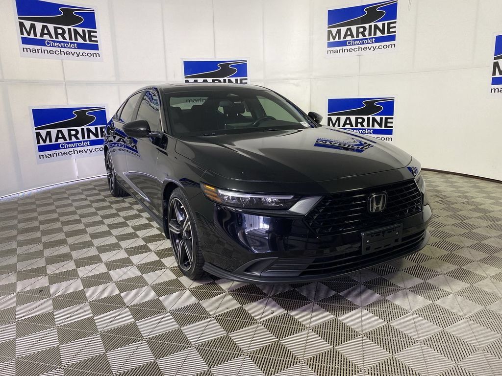 Used 2024 Honda Accord Sport image 1