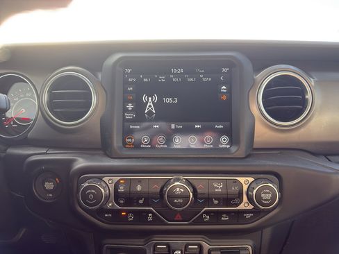 Certified 2020 Jeep Gladiator Rubicon image 20