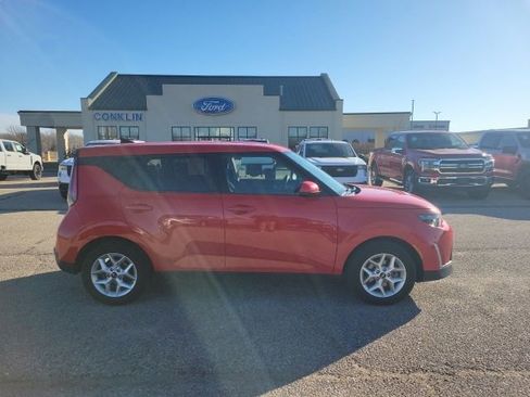 Used 2023 Kia Soul LX w/ Option Group 015 image 19