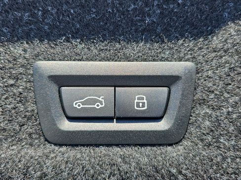 New 2026 BMW 330i Sedan w/ M Sport Package image 13