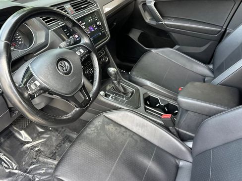 Used 2018 Volkswagen Tiguan SE image 4