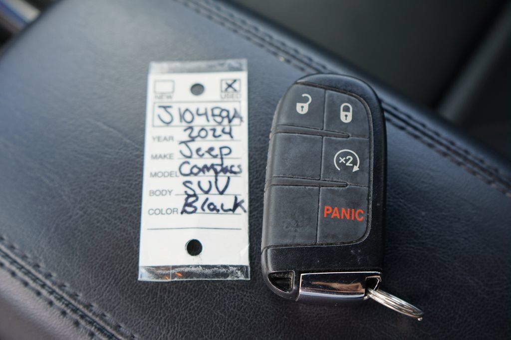 Used 2024 Jeep Compass Limited AWD/4WD image 30