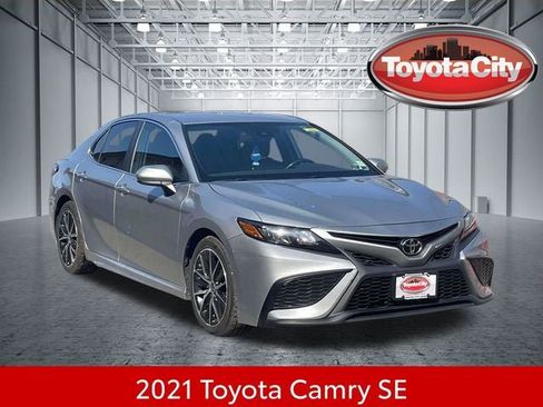 Used 2021 Toyota Camry SE w/ Carpet Mat Package (TMS) AWD/4WD image 1