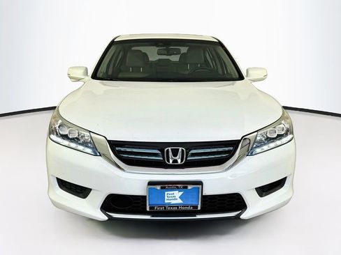Used 2015 Honda Accord Touring image 2