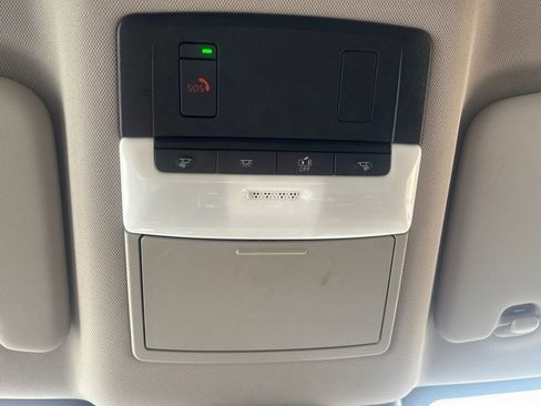 Used 2023 Nissan Rogue SV image 16