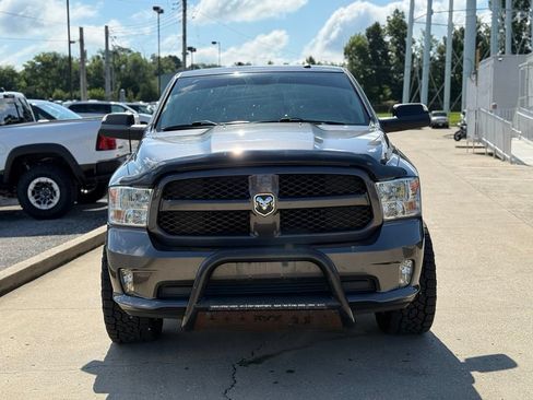 Used 2018 RAM 1500 Express w/ Express Value Package AWD/4WD image 3