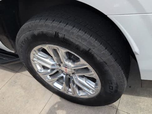 Used 2024 GMC Yukon SLE image 10