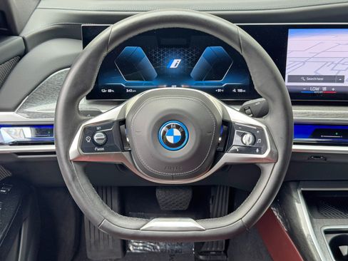 Used 2023 BMW i7 xDrive60 AWD/4WD image 21
