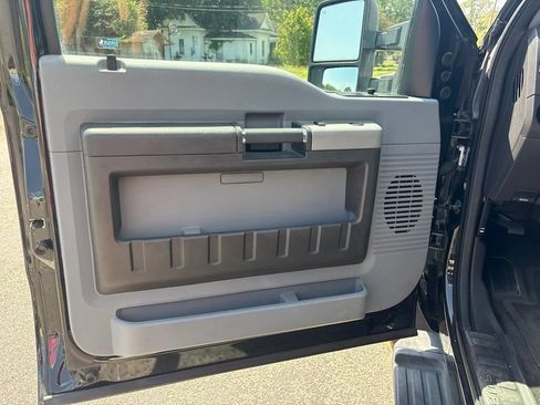 Used 2015 Ford F250 XLT w/ Camper Package AWD/4WD image 10
