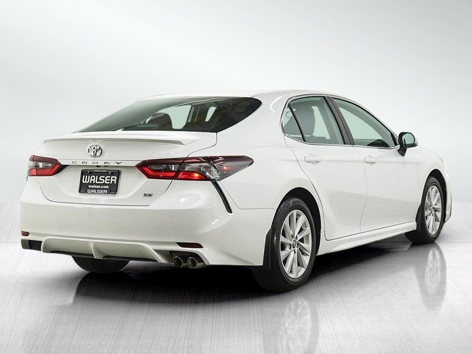Used 2024 Toyota Camry SE FWD image 5