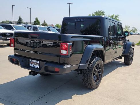 Used 2023 Jeep Gladiator Sport AWD/4WD image 3