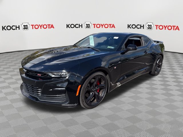 Used 2021 Chevrolet Camaro SS RWD image 3