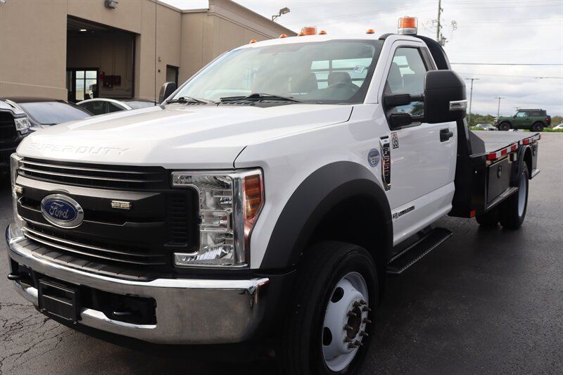 Used 2019 Ford F550 Luxury RWD image 3