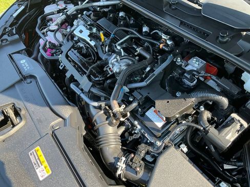Used 2025 Toyota Prius LE FWD image 42