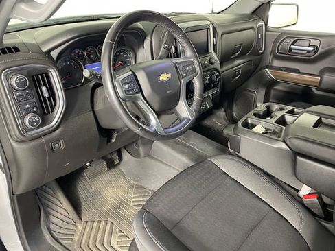 Certified 2022 Chevrolet Silverado 1500 LT AWD/4WD image 3