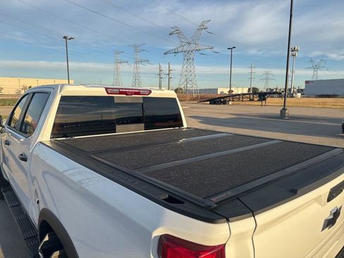 Used 2025 Chevrolet Silverado 1500 ZR2 w/ Technology Package image 25