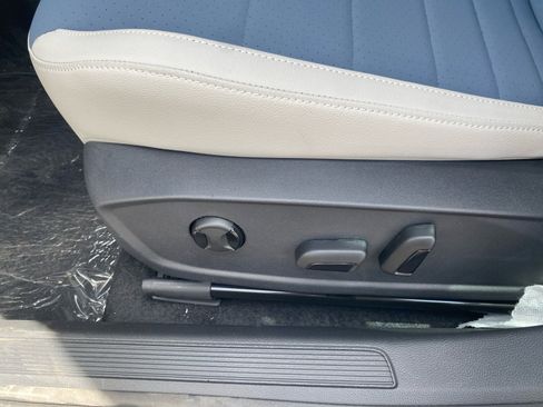 New 2025 Volkswagen Jetta SE image 14