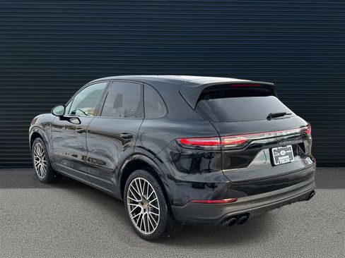 Used 2022 Porsche Cayenne Platinum Edition image 7