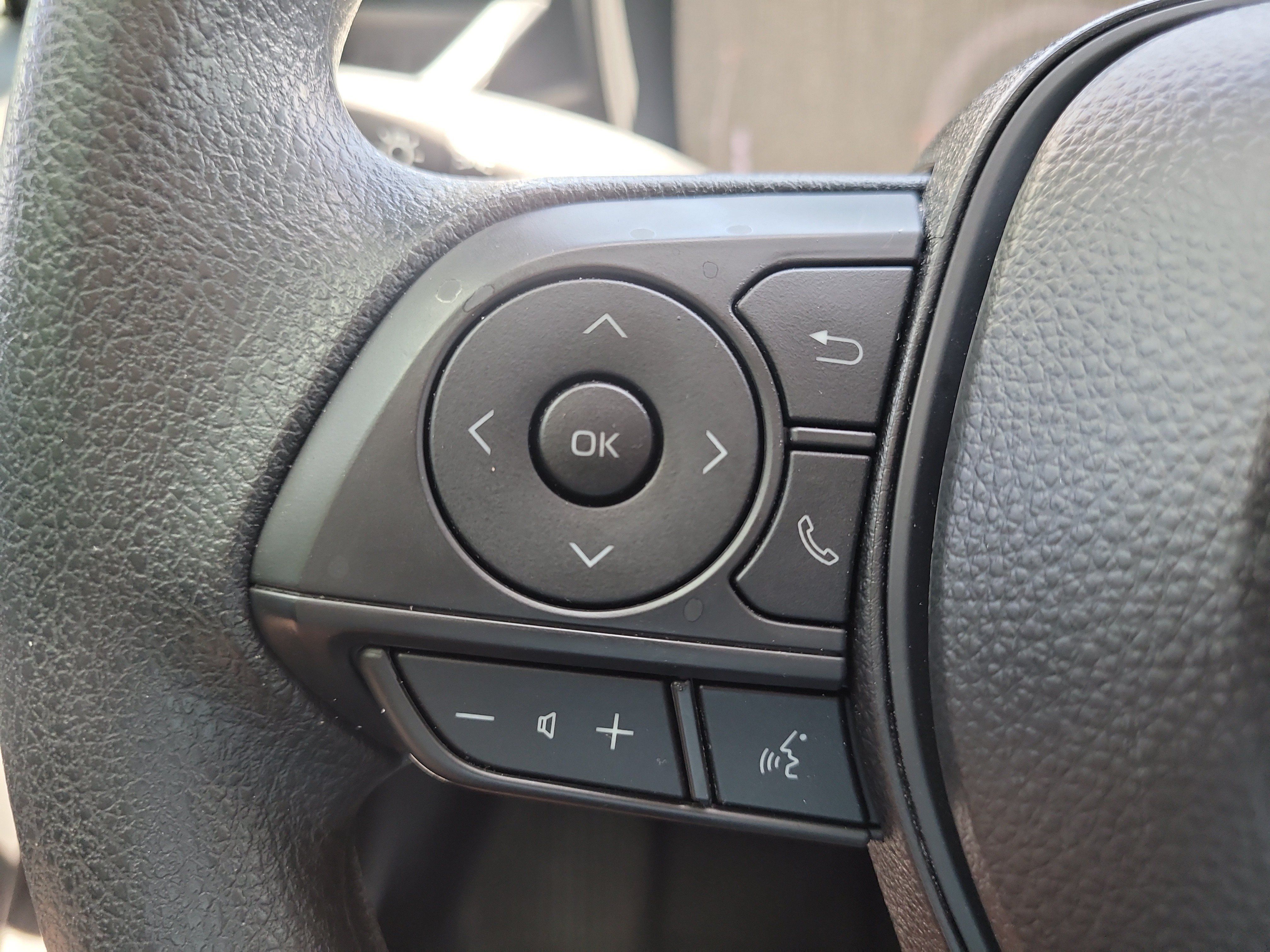 Used 2026 Toyota Corolla LE w/ LE Premium Package FWD image 28