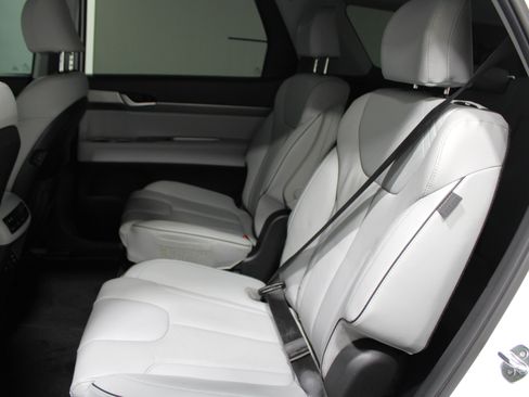 Used 2025 Hyundai Palisade SEL FWD image 19